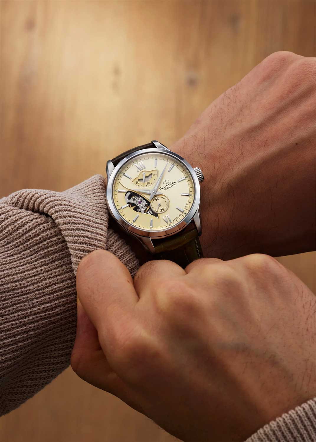 Orient Orient Star RE-AV0B10G (RK-AV0B10G) , наручные мужские часы фото под углом