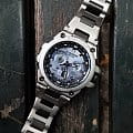 Casio Casio G-Shock Premium MTG-G1000RS-2A MTG наручные мужские часы фото под углом.