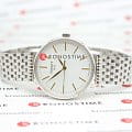 Tissot Tissot Everytime Lady T143.210.11.011.01 кварцевые женские часы часы, крупный план серебристый циферблат