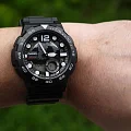 Casio Casio Illuminator AEQ-100W-1AVDF (AEQ-100W-1A)  наручные мужские часы фото под углом.