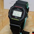 Casio Casio G-Shock DW-5600CMB-1E DW-5600 наручные мужские часы фото под углом.