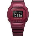 Casio GMD-S5600RB-4 наручные женские часы застежка крупным планом