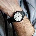Casio Casio MW-240-7E  наручные мужские часы фото под углом.