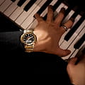Casio Casio G-Shock AWM-500GD-9ADR  наручные мужские часы фото под углом.