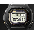 Casio MRG-B5000R-1 наручные мужские часы застежка крупным планом