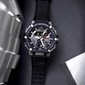 Casio GST-B300-1A наручные мужские часы застежка крупным планом