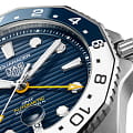 TAG Heuer TAG Heuer Aquaracer Professional 300 GMT WBP2010.BA0632 механические мужские часы часы, крупный план синий циферблат