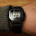 Casio Casio G-Shock MRG-B5000R-1DR (MRG-B5000R-1) MRG наручные мужские часы фото под углом.