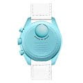 Swatch Swatch x Omega Bioceramic Moonswatch Mission to Uranus SO33L100  наручные женские часы фото под углом.