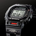 Casio Casio G-Shock GMW-B5000TVA-1 g-shock японские мужские часы на браслете титановый боковой вид