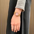 Daniel Wellington Daniel Wellington Iconic Link DW00100369 кварцевые женские часы часы, крупный план розовый циферблат