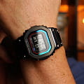 Casio Casio G-Shock GMW-B5000BPC-1DR (GMW-B5000BPC-1) GMW наручные мужские часы фото под углом.