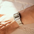 Casio A100WEF-8A наручные женские часы застежка крупным планом