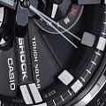 Casio GST-B100-1A наручные мужские часы застежка крупным планом