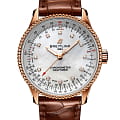 Breitling Breitling Navitimer Automatic 35 R17395211A1P2  R17395211A1P2 механические женские часы  белый циферблат, браслет кожаный — вид спереди