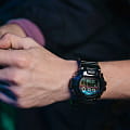 Casio Casio G-Shock DW-6900RGB-1DR (DW-6900RGB-1)  наручные мужские часы фото под углом.