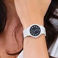 Casio Casio Collection MQ-24UC-8BDF (MQ-24UC-8B) collection японские женские часы на браслете пластик боковой вид