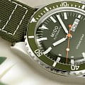 Mido M0268301809100 наручные мужские часы застежка крупным планом