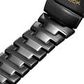 Casio AWM-500GC-1AJR наручные мужские часы застежка крупным планом